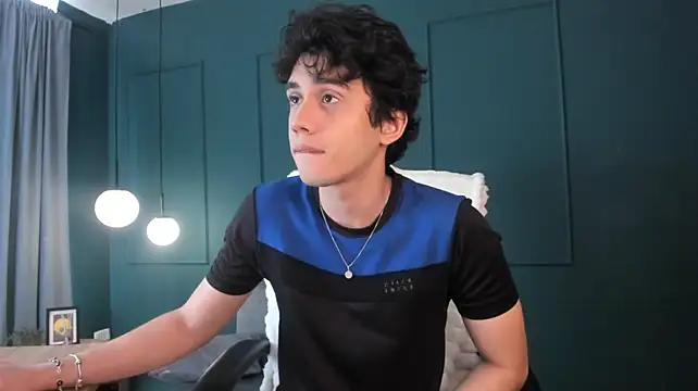 Chat XXX ao vivo de Milan_saint