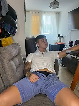 Christopher_strongg Live XXX Chat