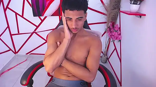 oliver-parker Adlı Modelin Canlı XXX Sohbeti