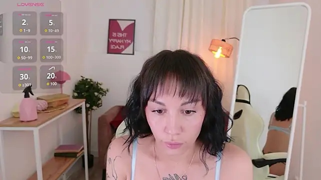 XXX chat uživo modela Kira_Shyyy