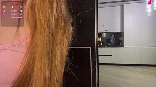 TondaNero Adlı Modelin Canlı XXX Sohbeti