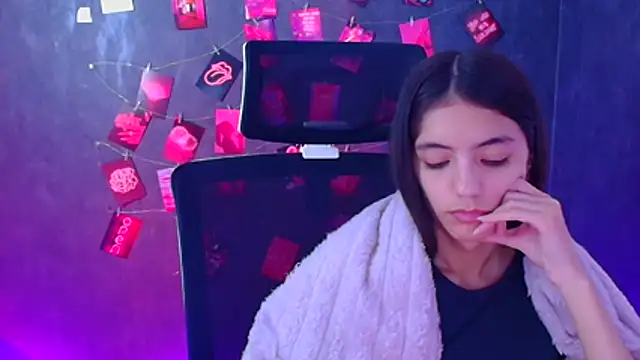 Aishell_'s Live XXX Chat