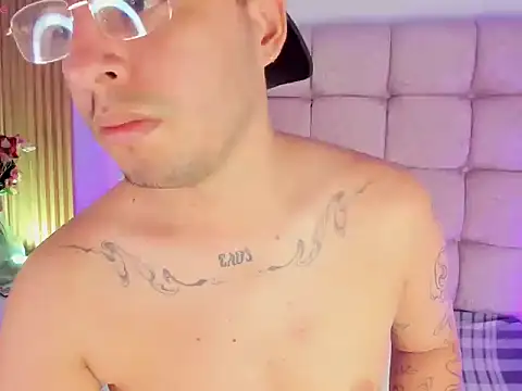 Jonath_1n Live XXX chat