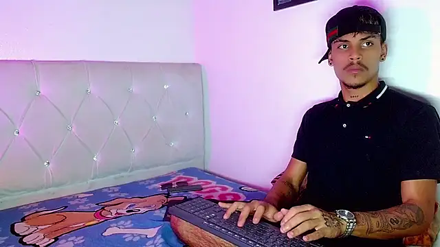 Angel_foxc13 Chat XXX in diretta