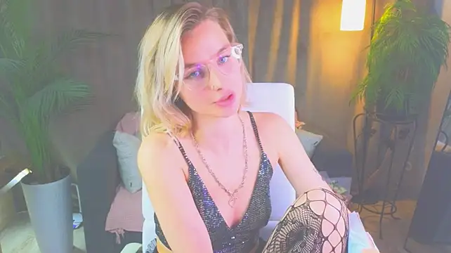 NoraMoreau XXX чат на живо