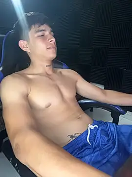 nic_2005 live XXX chat