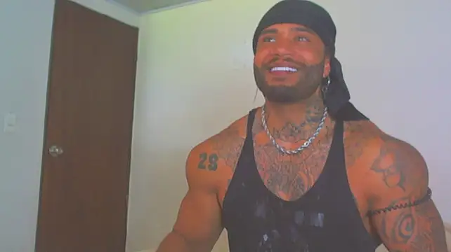 ragnar0825 Chat XXX in diretta