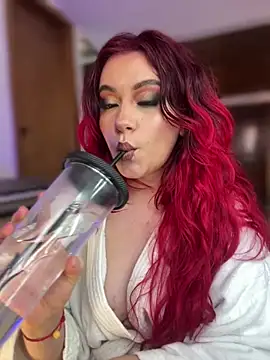 NikkiNix Chat XXX live