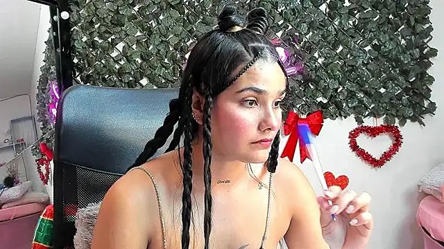 DestinyHills' Live XXX Chat