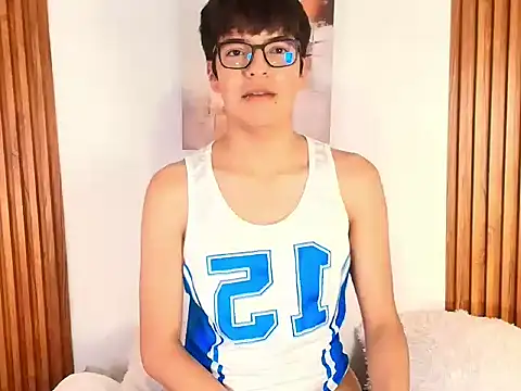 צ'אט XXX בשידור חי של Milo_Wolff