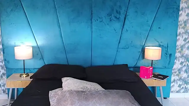 Онлайн чат XXX Aaron_Eze