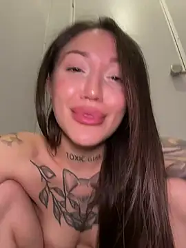 Chat +18 de SaintSquirt ao vivo