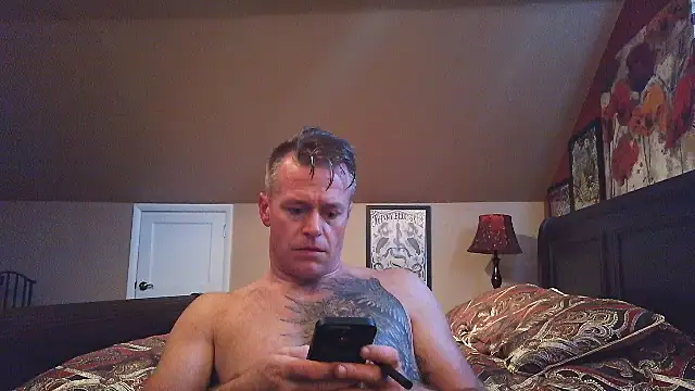 DILFiGuess1's Live XXX Chat