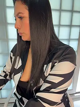 Sofia_Convers Adlı Modelin Canlı XXX Sohbeti