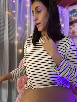 צ'אט XXX בשידור חי של MAKA_ISABELL