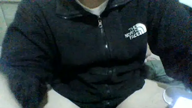 21--- – Naživo XXX chat