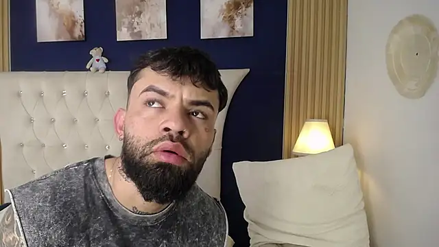 Collin_Vivas XXX чат на живо