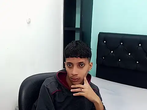 brayan__hot__ XXX чат на живо