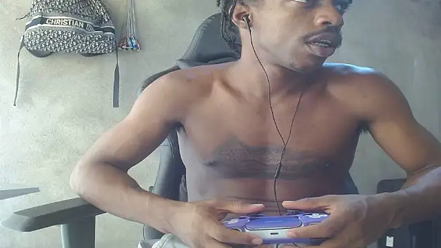 Larry-n-clouds Live XXX-Chat
