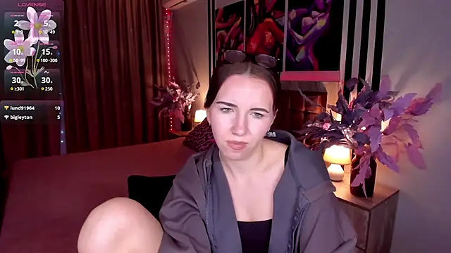 Chat +18 de TriciaSpring ao vivo