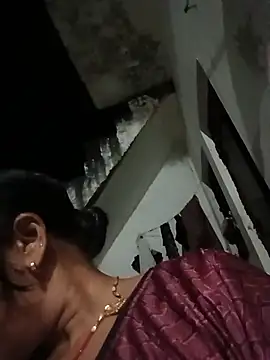 Pariraja_cute Adlı Modelin Canlı XXX Sohbeti