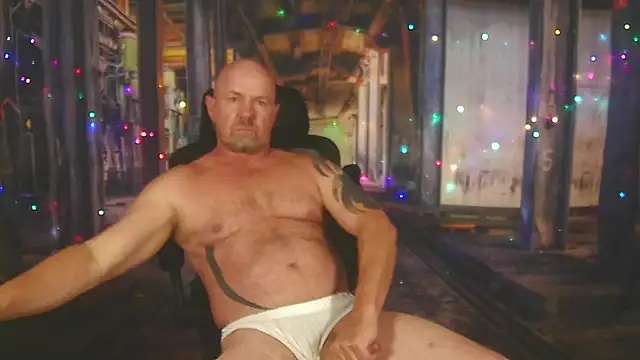 XXX chat uživo modela ManlyPrisonGuy