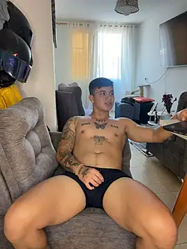Christopher_stronggn Live XXX chat