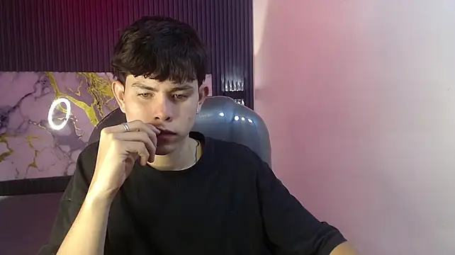 Chat XXX ao vivo de Eliot_rizzo