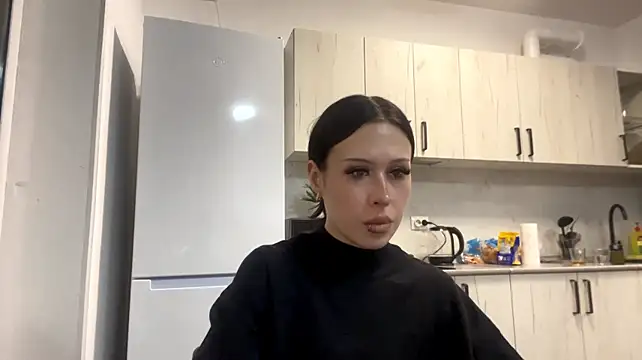 AteEtonian Adlı Modelin Canlı XXX Sohbeti
