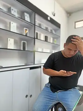 Patricio_02 Adlı Modelin Canlı XXX Sohbeti