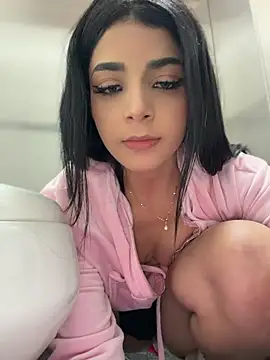 Chat XXX en directo de ArieliciousXXX