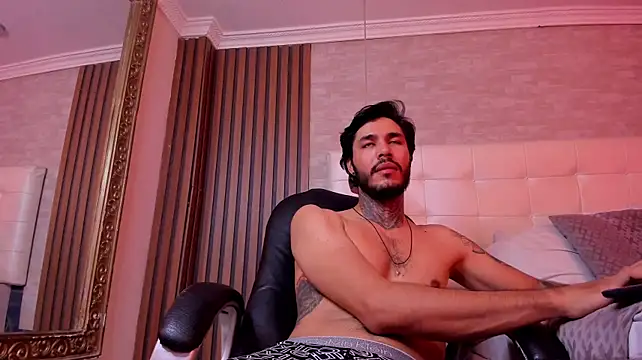 JacksonGreenn Adlı Modelin Canlı XXX Sohbeti