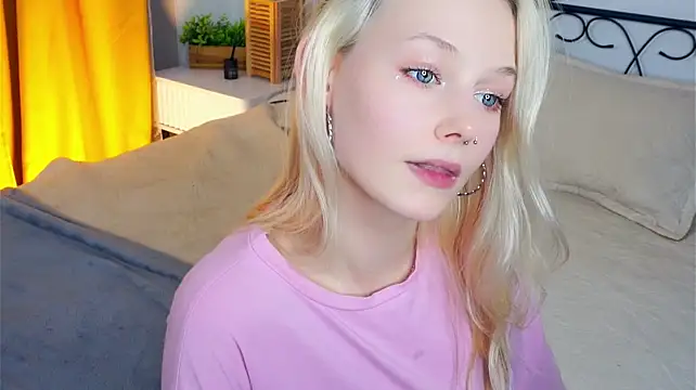 CorrieJust's Live XXX Chat
