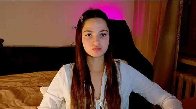Chat XXX en directo de KiraVair