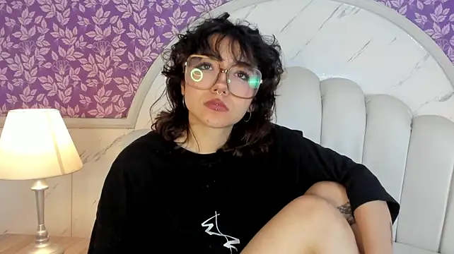 Kore_Springg লাইভ XXX চ্যাট