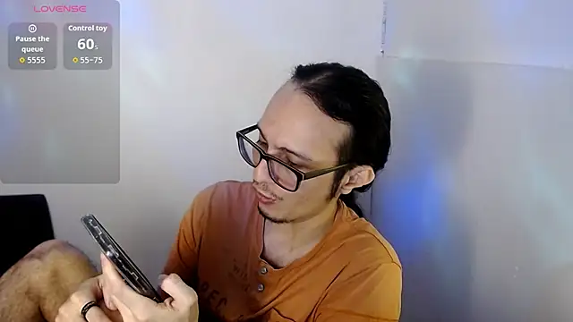 Chatroom XXX en direct de cholitohermoso