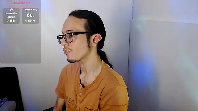 cholitohermoso's Live XXX Chat