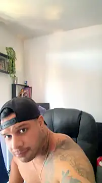 Show modela MarckMathews na web-kameri