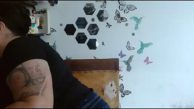 Chat XXX en directo de LauraMallioni