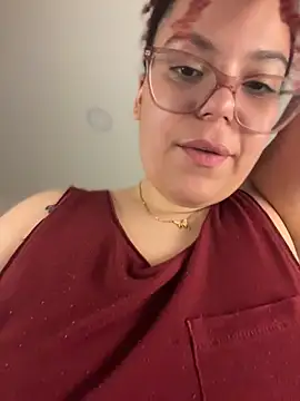 Živý XXX chat Leyah__