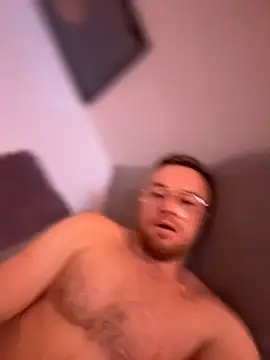 XXX chat uživo modela OracularPurr