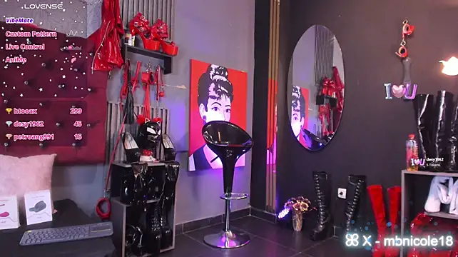 MissNicoleSds' Live XXX Chat