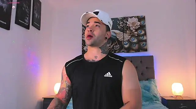 Mathew_Colee's Live XXX Chat