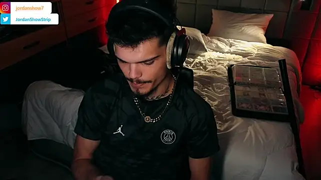 Онлайн чат XXX JordanShow