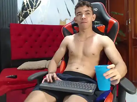 Онлайн чат XXX CamiloRoss_