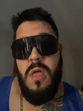 XXX chat uživo modela GLOGLOGLOOOO