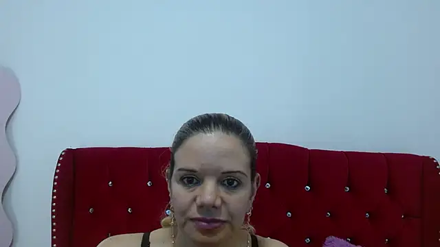 Kasandra_Cortez's Live Chat Room