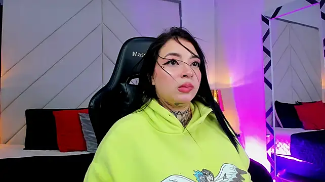 Sofia_LaurentJSのライブXXXチャット