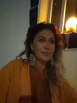 צ'אט XXX בשידור חי של CelynaRoss