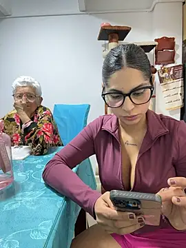 charlotte_stevenss_'s Live XXX Chat